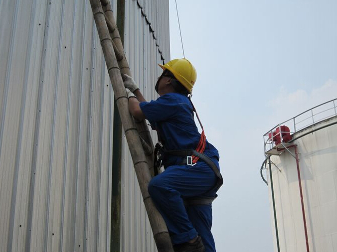 防墜器高空作業圖