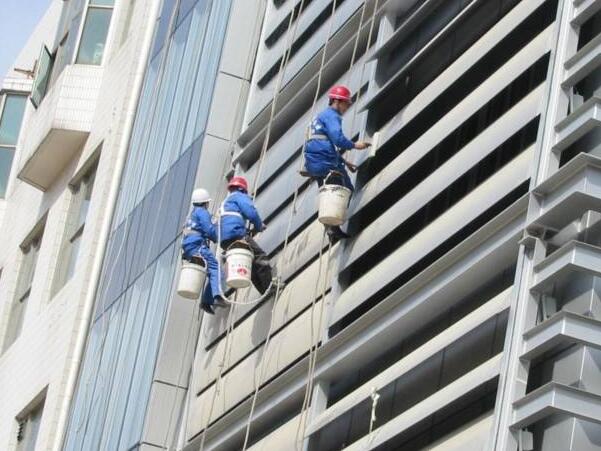 建筑物外墻清洗業防墜器的應用
